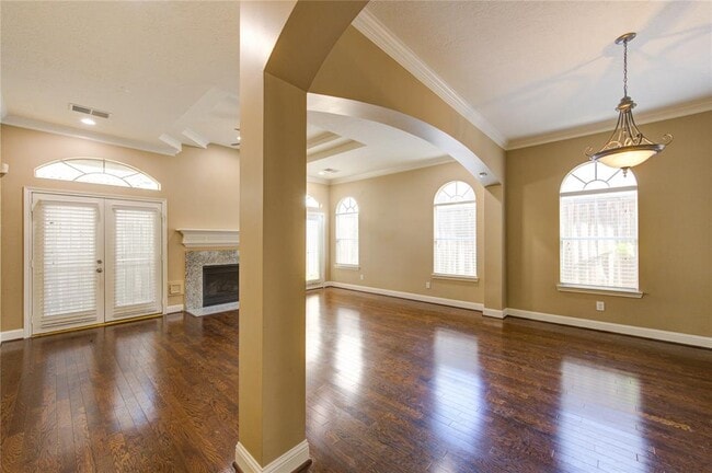 Building Photo - 610 Detering St
