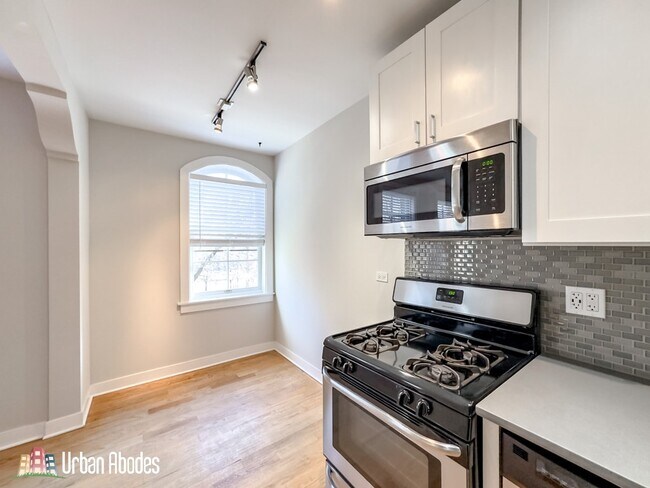 Building Photo - 2424 N Kedzie Blvd