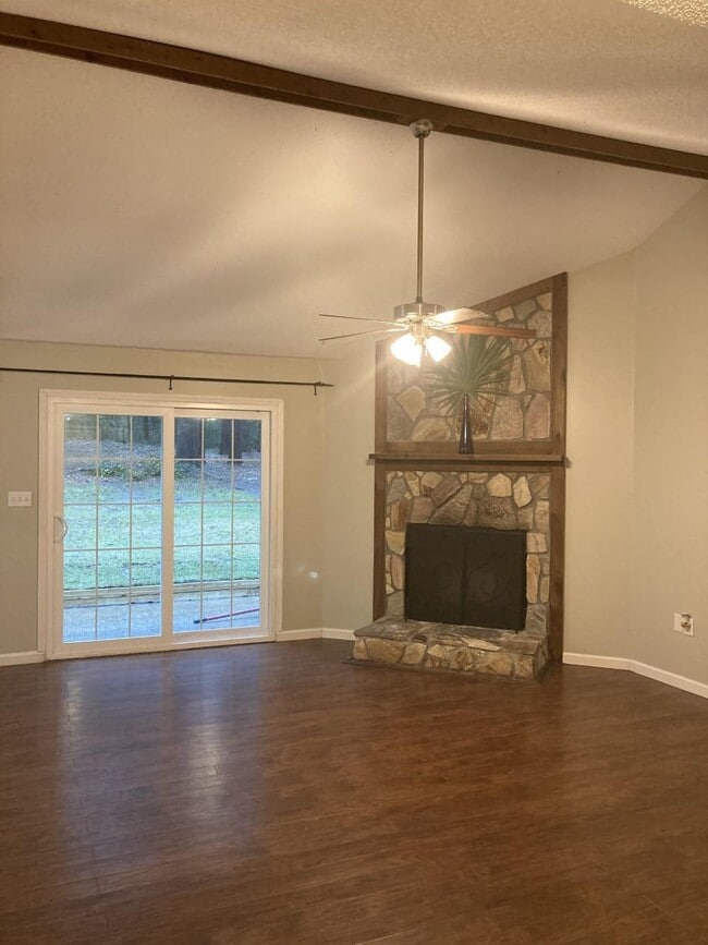 Building Photo - 285 Willow Ave