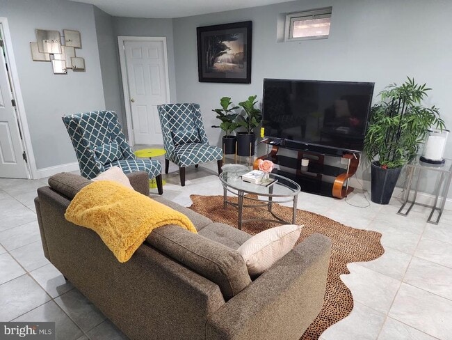 Building Photo - 7571 Holly Ridge Dr