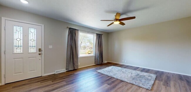 Building Photo - Renovated 3 bedroom house near I-29 in Sio...