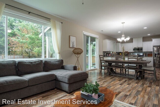 Building Photo - 4 br, 2.5 bath House - 3815 186th St. Ct. E