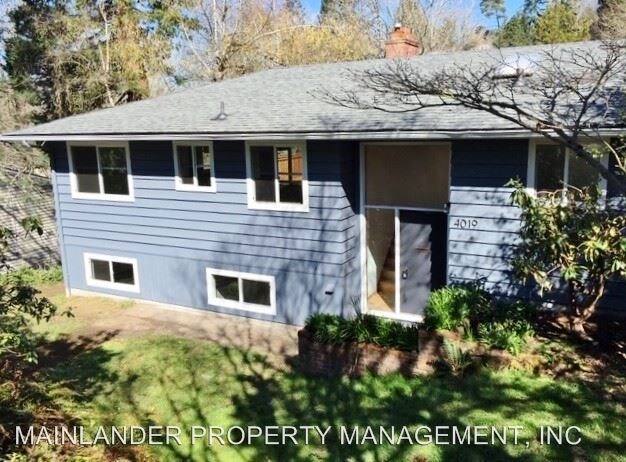 Primary Photo - 4 br, 2.5 bath House - 4019 SW VERMONT ST