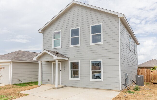 Building Photo - 13227 Furyk Dr