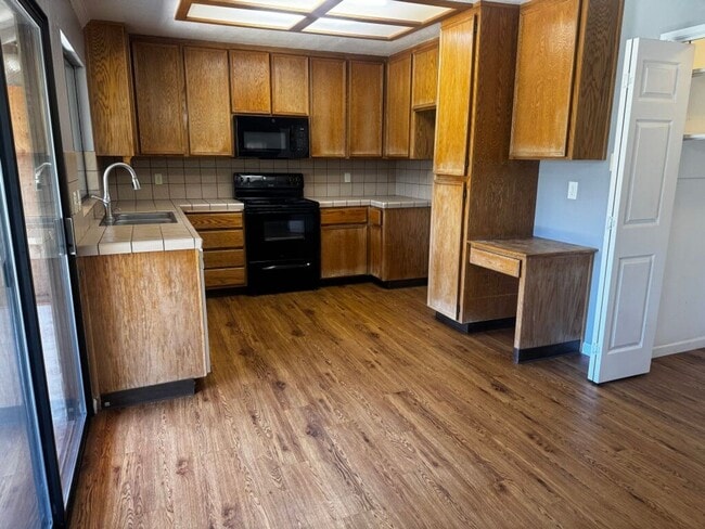 Building Photo - Charming Oakdale Home 3 bedrooms 2 bathrooms