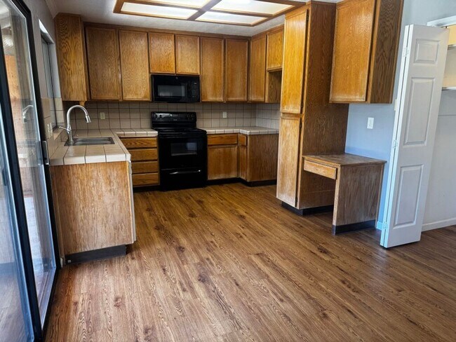 Foto del edificio - Charming Oakdale Home 3 bedrooms 2 bathrooms