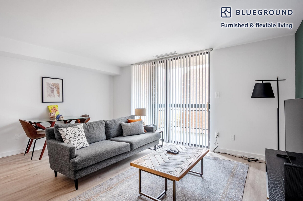 Foto principal - 601 24th St NW