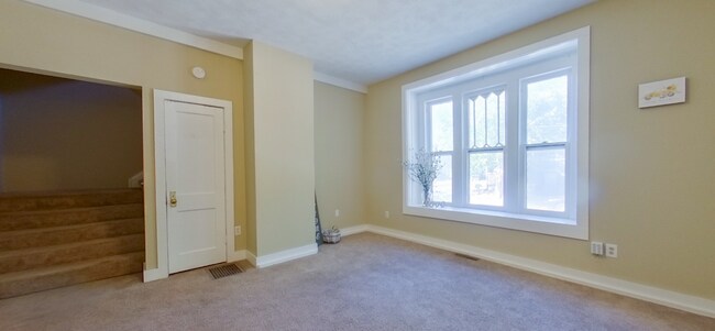 Building Photo - 930 Laramie St