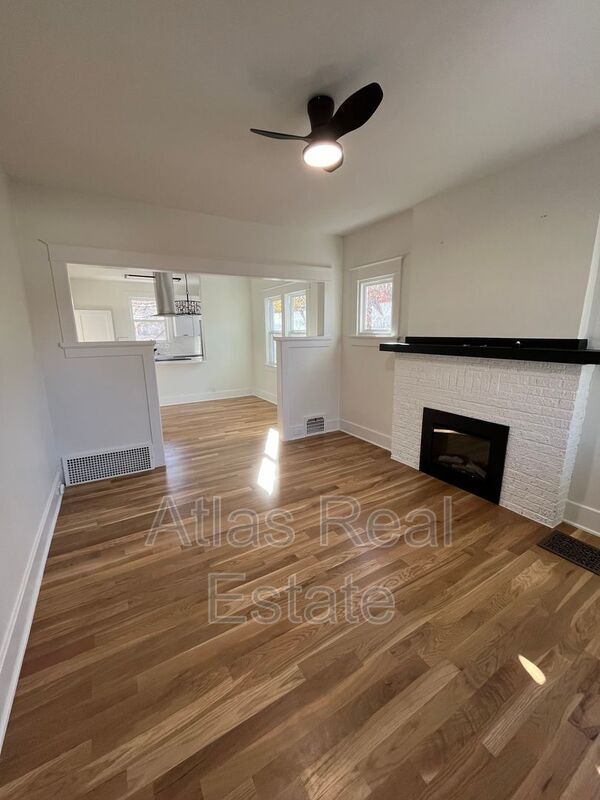 Building Photo - 5224 E 23rd Ave