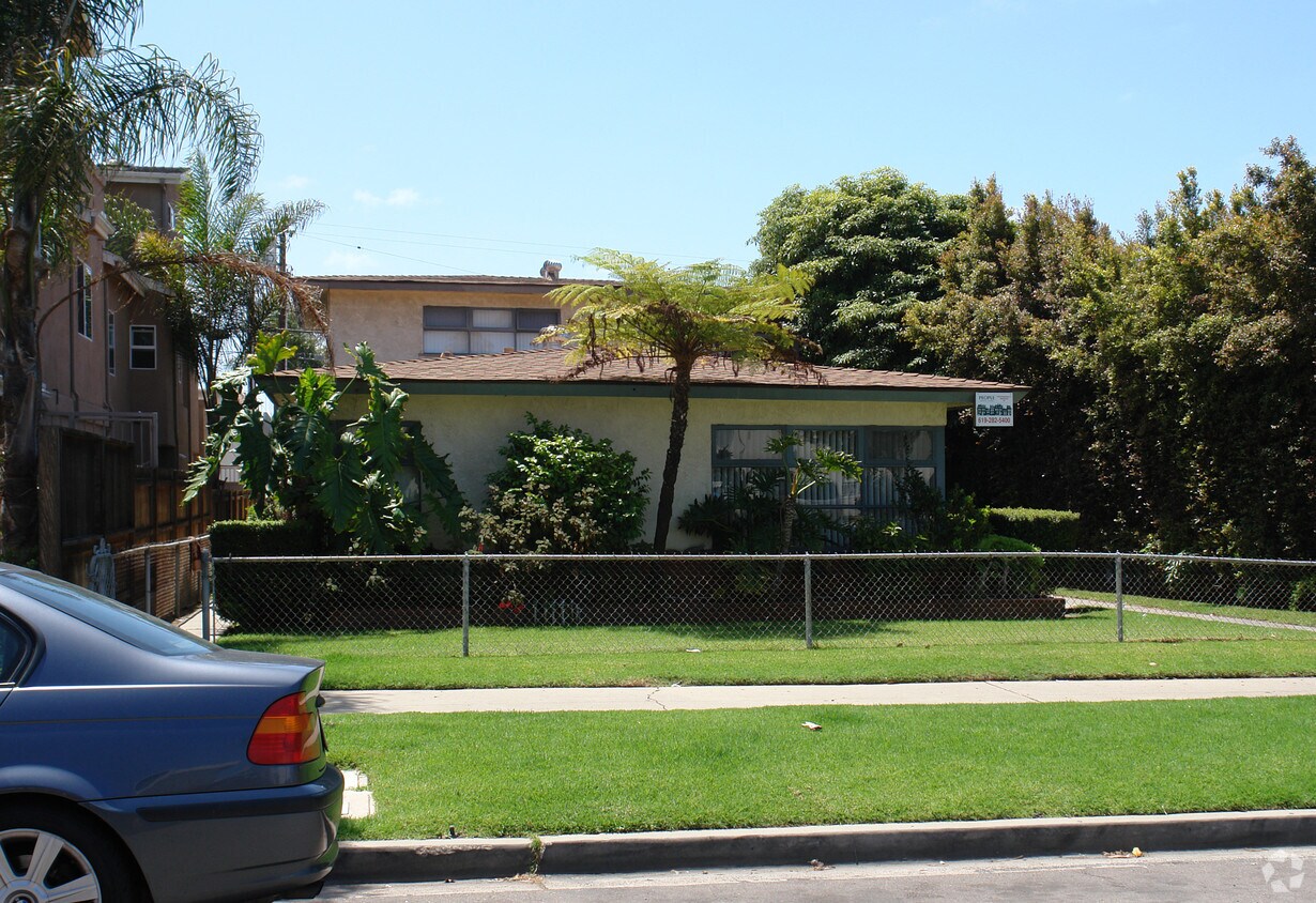 Foto del edificio - 1157-1163 Hornblend St
