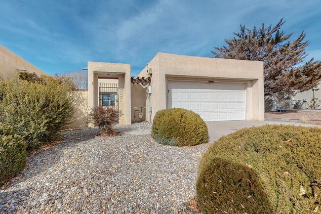 Building Photo - 10513 Camino Del Oso NE
