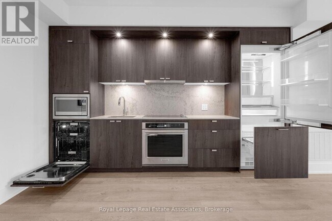 Photo du bâtiment - 259 The Kingsway