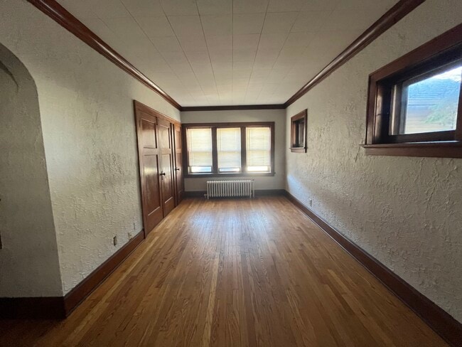 Building Photo - 5215 S Lake Dr