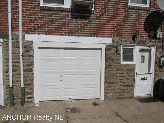 Building Photo - 3 br, 1.5 bath House - 1414 Magee Ave.