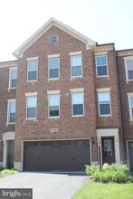 Building Photo - 42181 Castle Ridge Square
