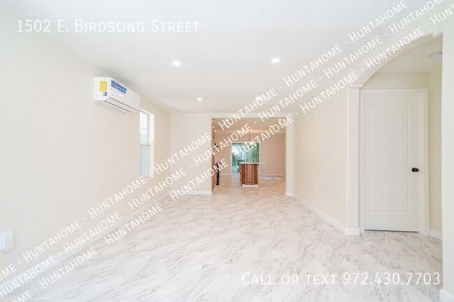 Building Photo - 1502 E Birdsong St