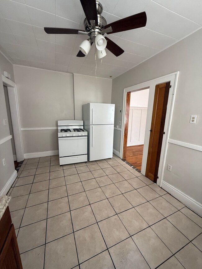 Building Photo - 1566 W 116th St