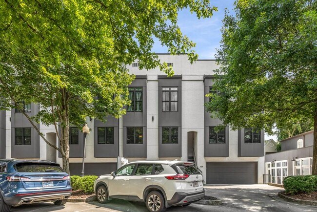Foto del edificio - 675 Greenwood Ave NE