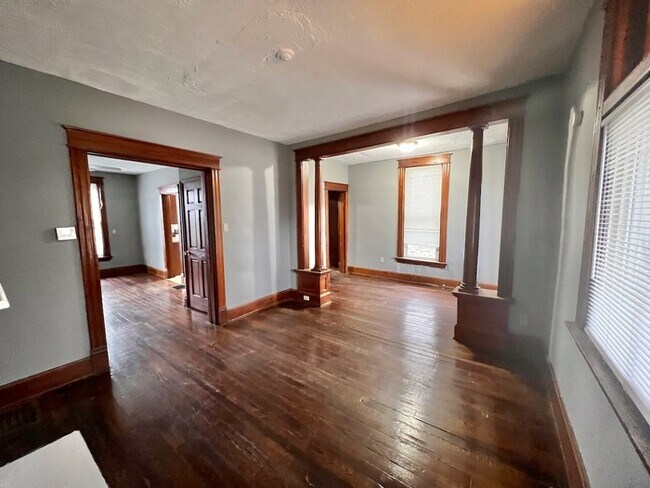 Building Photo - RENT TO OWN This Dayton Ky Home!