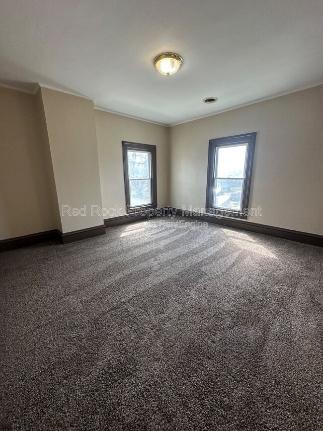 Building Photo - 802 McKinley St