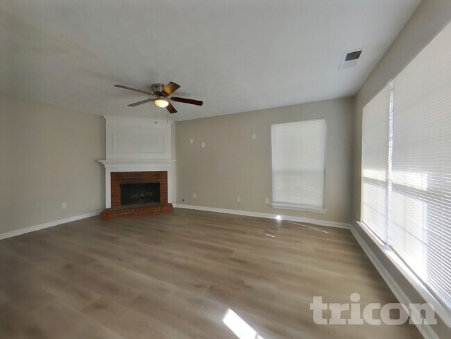 Foto del edificio - 9870 Rivercliff Ln