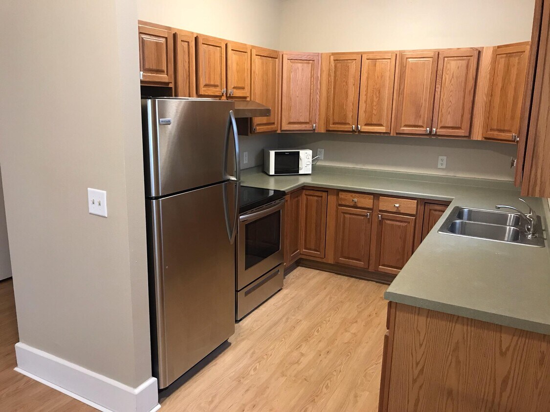 Foto principal - 812 E State St