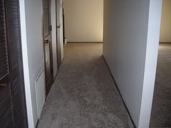Building Photo - Premier Home Rentals