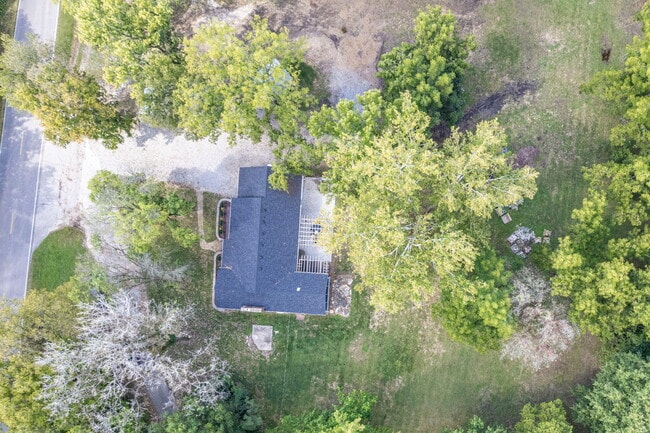 Building Photo - 502 N Strawn Rd