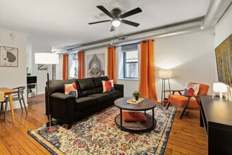 Building Photo - 219 Vine St