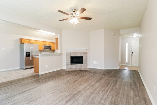 Building Photo - 4915 Tealgate Dr