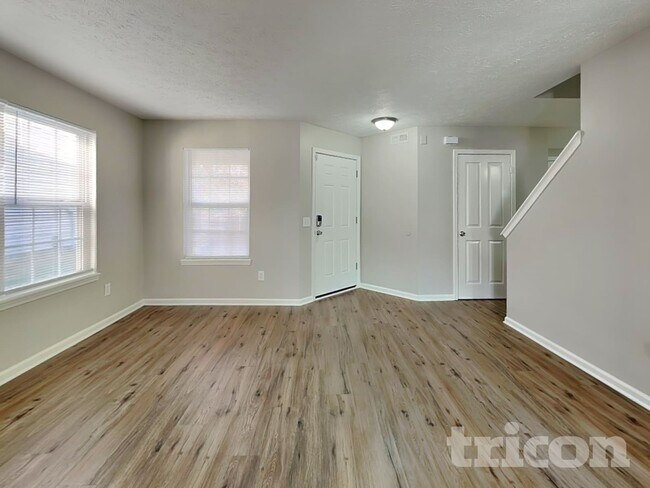 Foto del edificio - 8146 Birchfield Dr