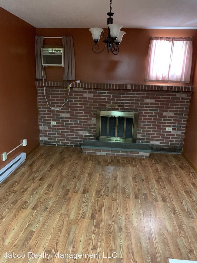 Building Photo - 4 br, 2.5 bath House - 953 East High Street
