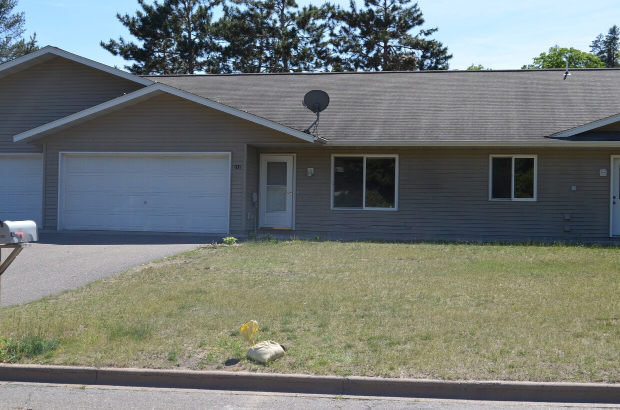 Primary Photo - 3 Bedrooms, 1 Bathroom Single Family Home ...