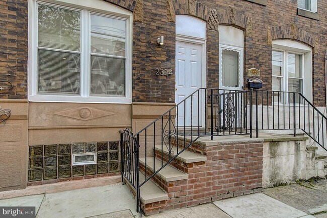 Building Photo - 2324 Fernon St