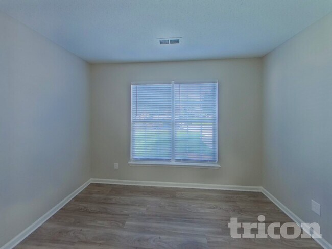 Foto del edificio - 1533 Moss Creek Dr