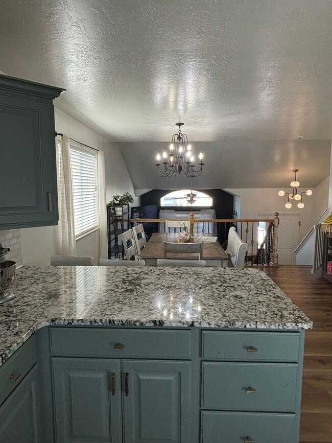 Building Photo - Spacious 5-Bedroom Haven with 3 Full Baths...