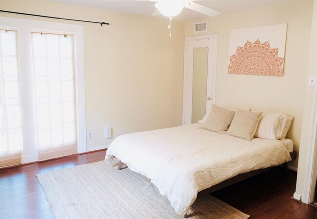 Foto del edificio - 2225 Mimosa Dr