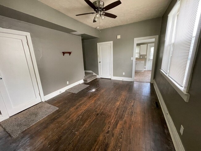 Building Photo - 2 Bedroom, 1.5 Bathroom Duplex
