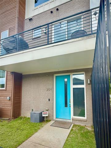 Building Photo - 4626 Munger Ave