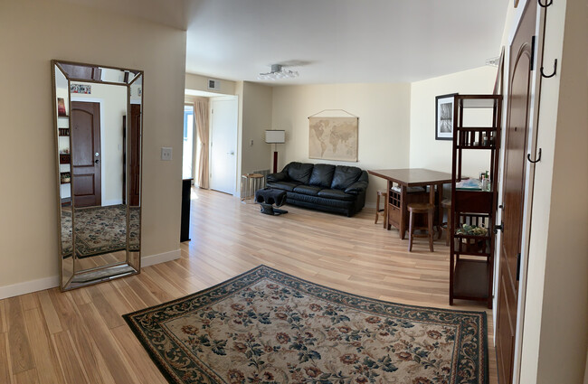 living room - 332 S Linn St