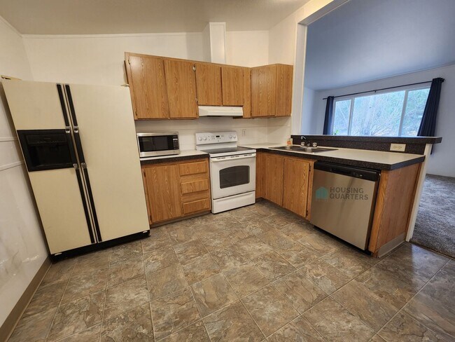 Foto del edificio - 15317 W Charles Rd