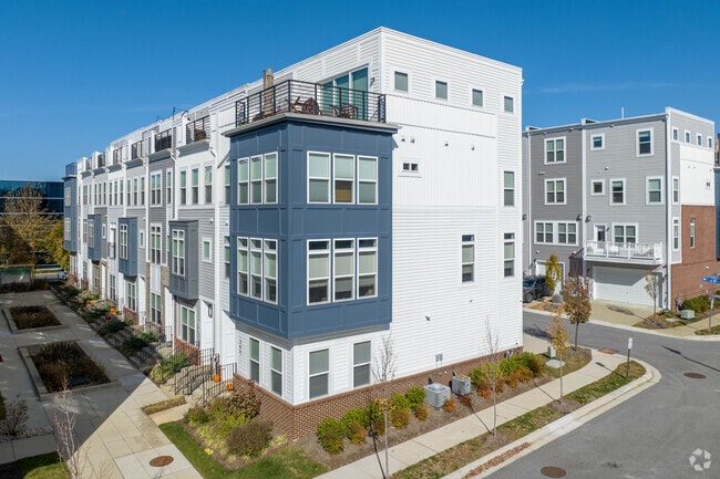 Building Photo - Admirals Square Condominium Homes