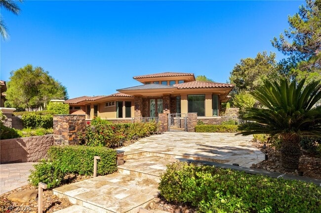 Building Photo - 2 Castle Oaks Ct