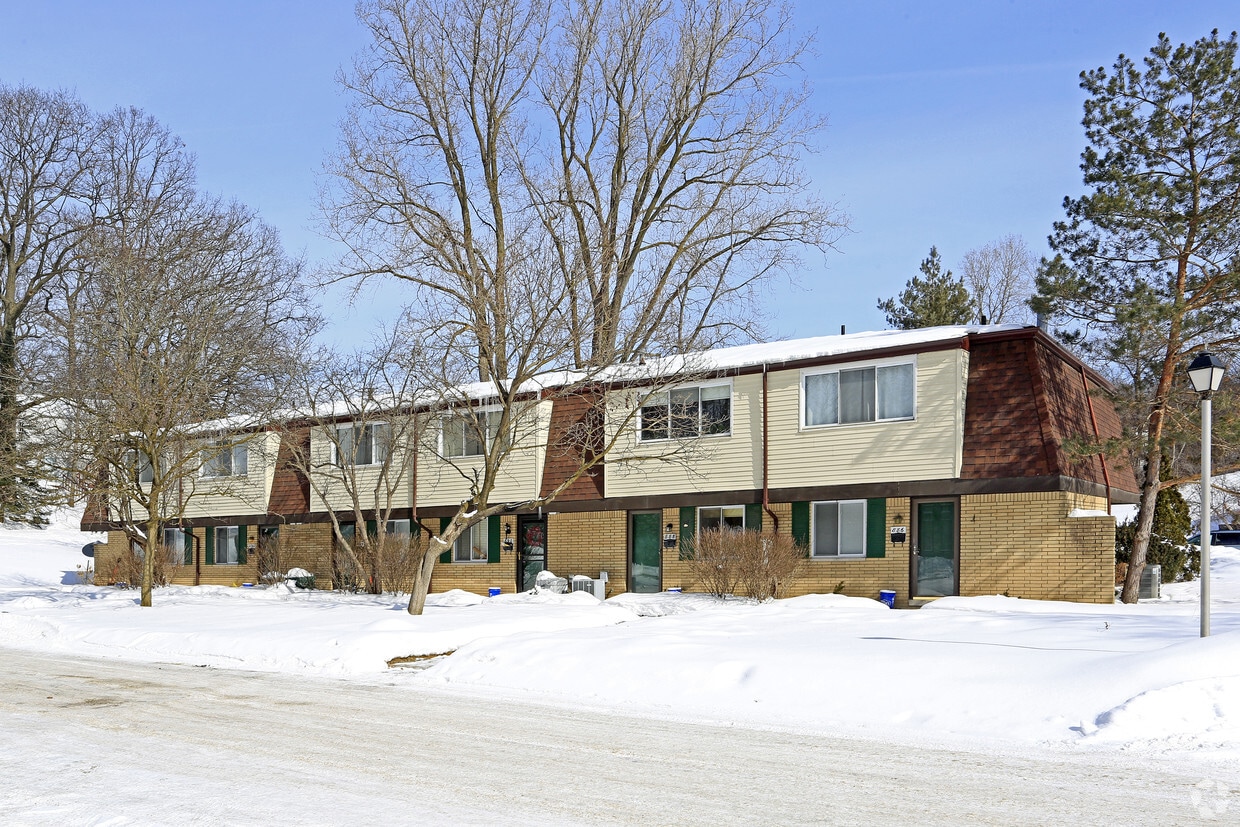 844896 N Main St, Milford, MI 48381 Apartments in Milford, MI