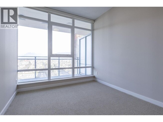 Building Photo - 4485 Skyline Dr