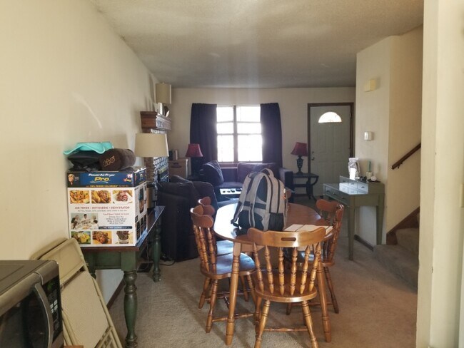 Building Photo - 1721 W Spruce St