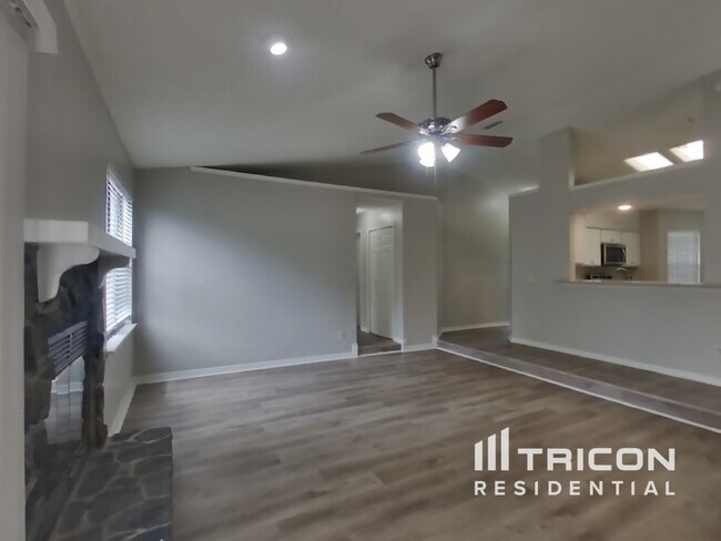 Building Photo - 1388 High Plains Dr W
