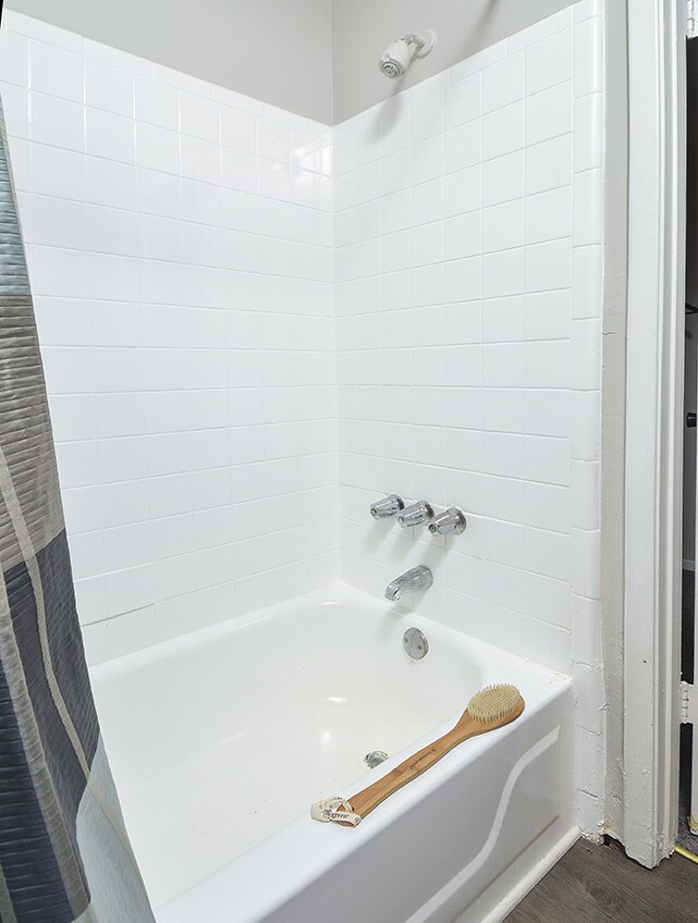 Shadow Lake Apartments in Doraville, GA