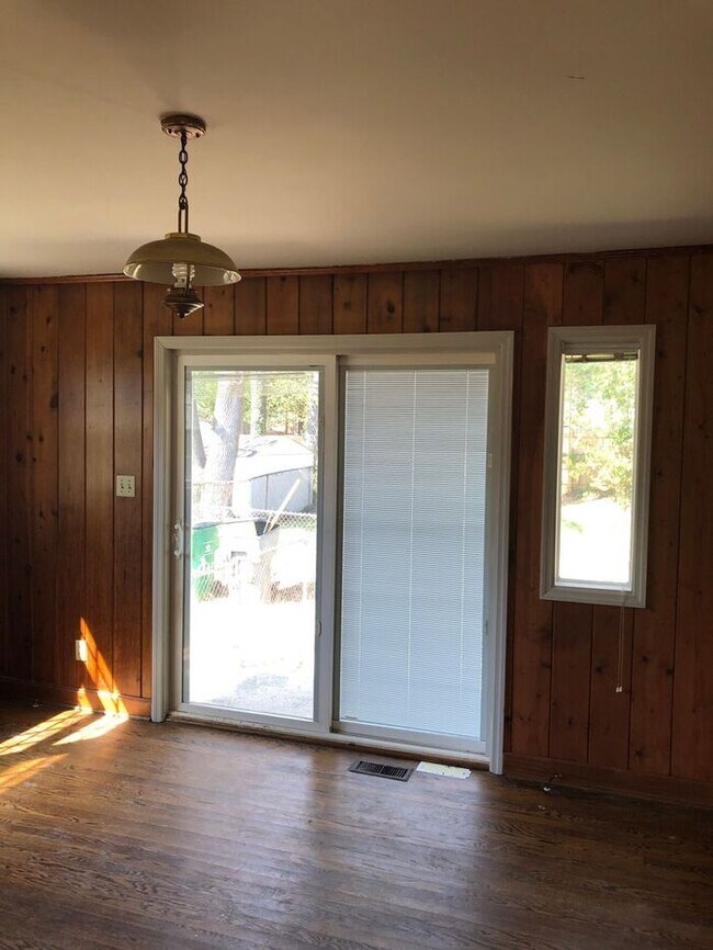 Building Photo - T.R. Lawing Realty Property