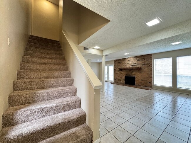 Building Photo - 4217 Aberdeen Dr